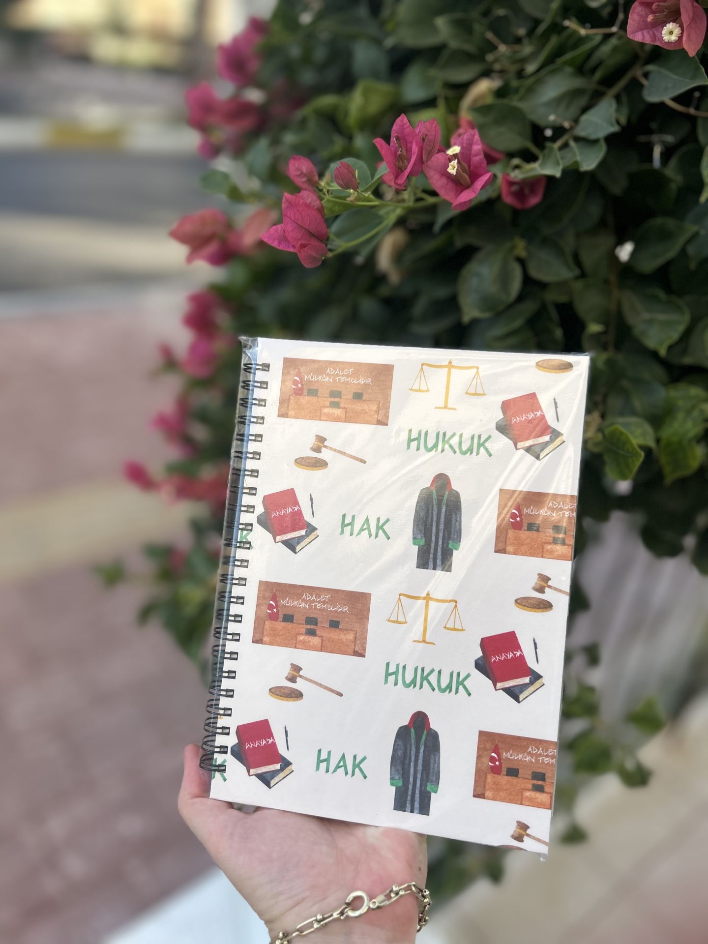 Hukuk Temalı Defter