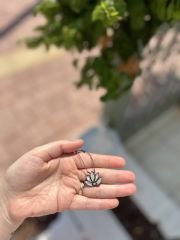 Lotus Kolye
